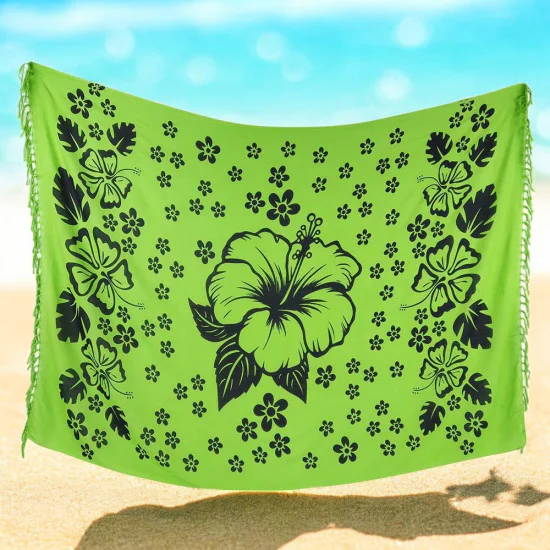 Grøn sarong med hibiscus – farverigt valg til strand og fritid